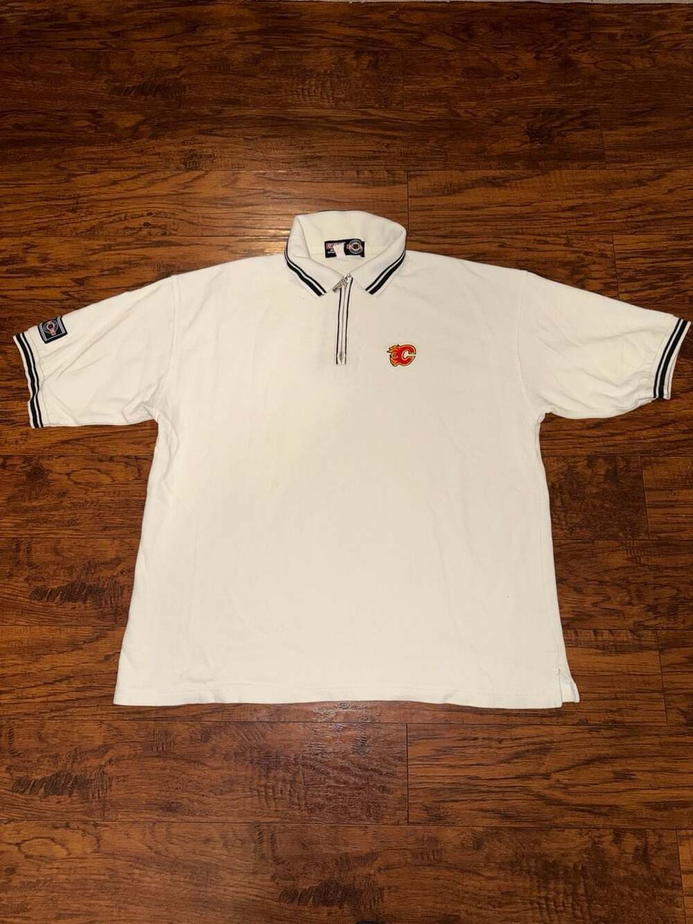 Upper Deck Calgary Flames White NHL Hockey Polo Shirt with Zipper and Logo